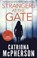 Strangers at the Gate, Catriona McPherson - Paperback - 9781472127815