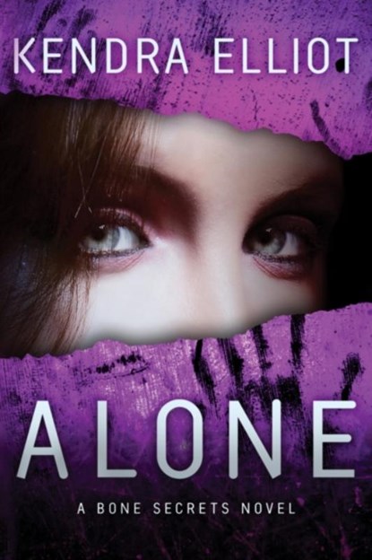 Alone, Kendra Elliot - Paperback - 9781477809716