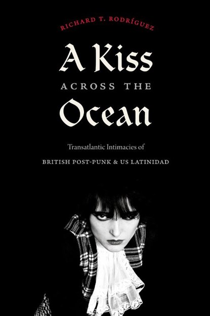 A Kiss Across the Ocean, Richard T. Rodriguez - Paperback - 9781478018582