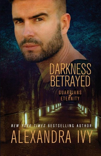 Darkness Betrayed, Alexandra Ivy - Paperback - 9781516110988