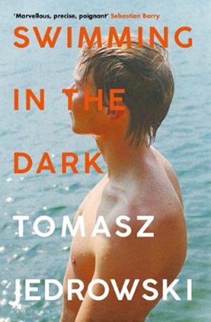 Swimming in the Dark, Tomasz Jedrowski - Gebonden - 9781526604965