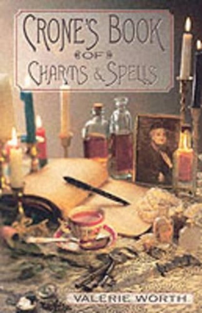 Crone's Book of Charms & Spells, Valerie Worth - Paperback - 9781567188110