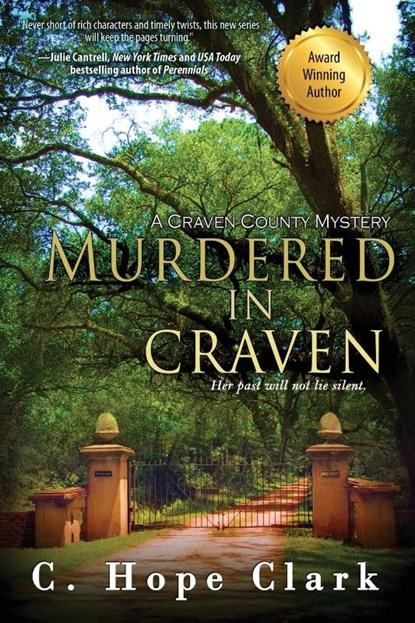 Murdered in Craven, C Hope Clark - Paperback - 9781610261692