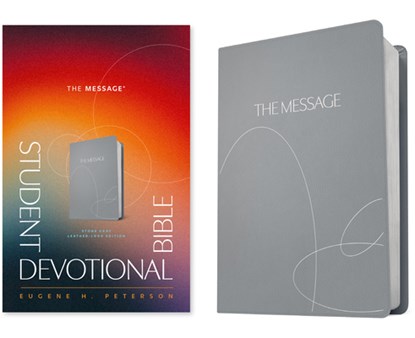 The Message Student Devotional Bible (Leather-Look, Stone Gray), Eugene H. Peterson - Gebonden - 9781641588065