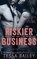 Riskier Business, Tessa Bailey - Paperback - 9781682812402