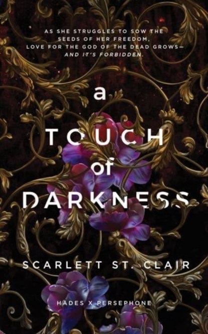 A Touch of Darkness, Scarlett St. Clair - Paperback - 9781728261706