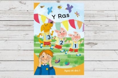 Dyna Chi Dric: Y Ras, Eirian Lloyd Jones ; Aneirin Karadog - Paperback - 9781783904471