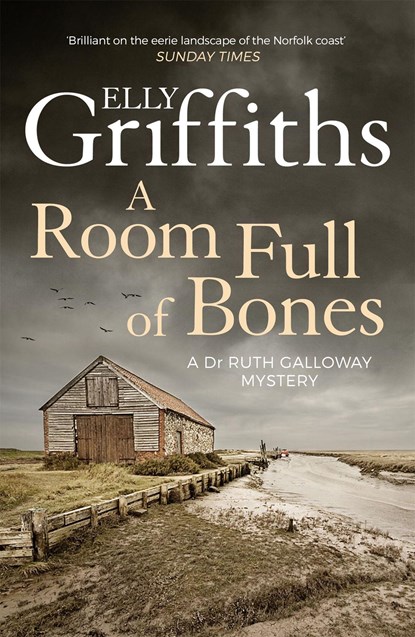 A Room Full of Bones, Elly Griffiths - Paperback - 9781786482143