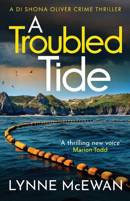 A Troubled Tide, Lynne McEwan - Paperback - 9781835980651