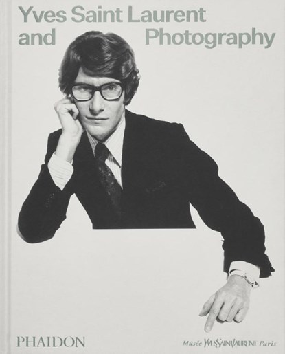 Yves Saint Laurent and Photography, Madison Cox ; Christoph Wiesner ; Elsa Janssen ; Simon Baker - Gebonden - 9781838669423