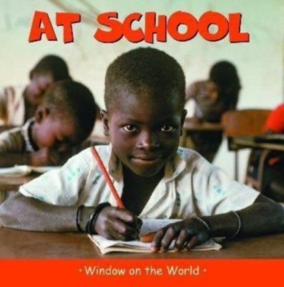 At School, Paul Harrison - Paperback - 9781840897791