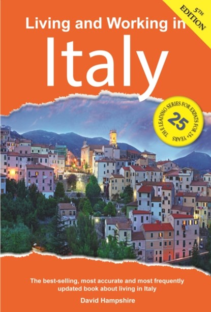 Living and working in Italy, VV AA - Paperback - 9781909282896