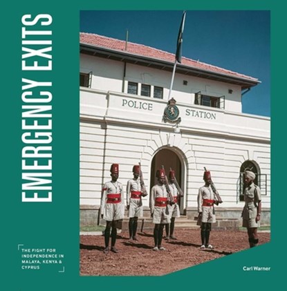 Emergency Exits, Carl Warner - Gebonden - 9781912423972