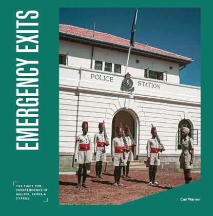 Emergency Exits, Carl Warner - Gebonden - 9781912423972