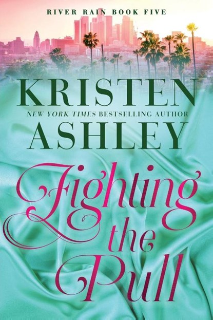 Fighting the Pull, Kristen Ashley - Paperback - 9781957568416
