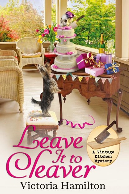 Leave It to Cleaver, Victoria Hamilton - Paperback - 9781958384350