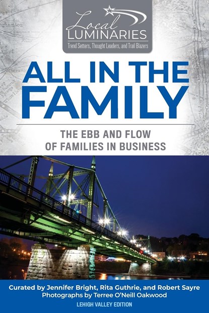 All in the Family, Jennifer Bright ;  Rita Guthrie ;  Robert Sayre - Paperback - 9781958711972