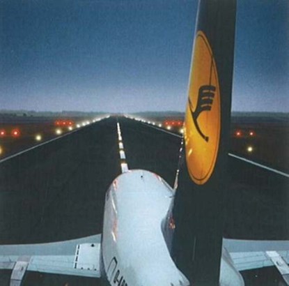 The Wings of the Crane, 50 Years of Lufthansa Design, Volker Fischer - Gebonden - 9783932565533
