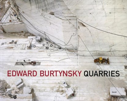 Edward Burtynsky: Quarries, Edward Burtynsky - Gebonden - 9783969994870