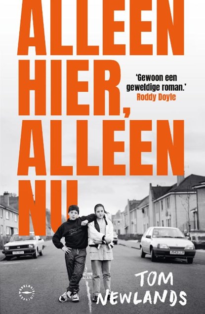 Alleen hier, alleen nu, Tom Newlands - Paperback - 9789028453876