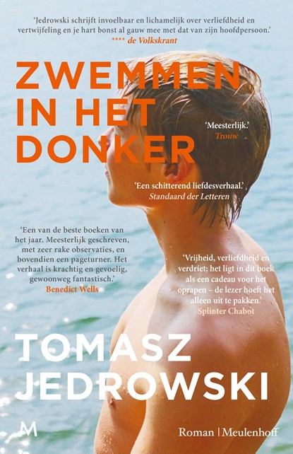 Zwemmen in het donker, Tomasz Jedrowski - Paperback - 9789029097260