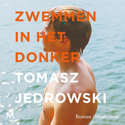 Zwemmen in het donker, Tomasz Jedrowski - Luisterboek MP3 - 9789052865904