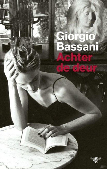 Achter de deur, Giorgio Bassani - Paperback - 9789403102603