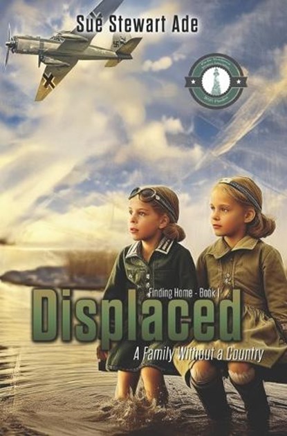 Displaced: A Family without a Country: Inspired by the life of Irena Golcvegaite, Sue Stewart Ade - Paperback - 9798886533590