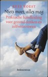 Niets moet, alles mag - Kees Roest - 9789023904830