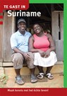 Te gast in Suriname - Harry Schuring ; Kees van Teeffelen - 9789460160462