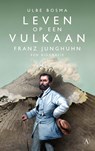 Leven op een vulkaan - Ulbe Bosma - 9789025318932