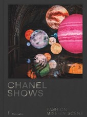Chanel Shows: Fashion Mise-en-Scene