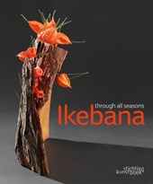 Ikebana through all seasons