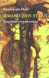Iemand zien staan