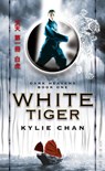 White Tiger (Dark Heavens, Book 1) - Kylie Chan - 9780007373420