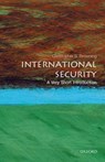 International Security - Christopher S. (Associate Professor of International Security Browning - 9780199668533