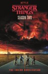 Stranger Things: Season Two - Stranger Things ; Matthew J. Gilbert - 9780241806760
