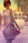 The Secrets She Carried - Barbara Davis - 9780451418777