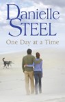 One Day at a Time - Danielle Steel - 9780552151832