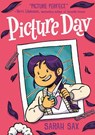 Picture Day: (A Graphic Novel) - Sarah Sax - 9780593306895