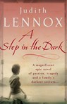 A Step In The Dark - Judith Lennox - 9780755331321