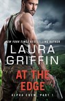 At the Edge - Laura Griffin - 9781501130953