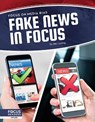Focus on Media Bias: Fake News in Focus - Alex Gatling - 9781644938652