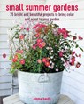 Small Summer Gardens - Emma Hardy - 9781800652163