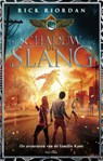 De schaduw van de slang - Rick Riordan - 9789000344529