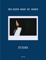 Grijnzen naar de Goden - Sticks - 9789000378890