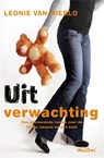 Uit verwachting - Leonie van Mierlo - 9789049952303