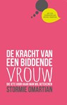 Kracht van een biddende vrouw, De - Stormie Omartian - 9789059991279