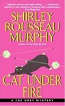 Cat Under Fire - Shirley Rousseau Murphy - 9780061740268