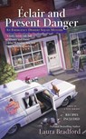 Éclair and Present Danger - Laura Bradford - 9780698193833